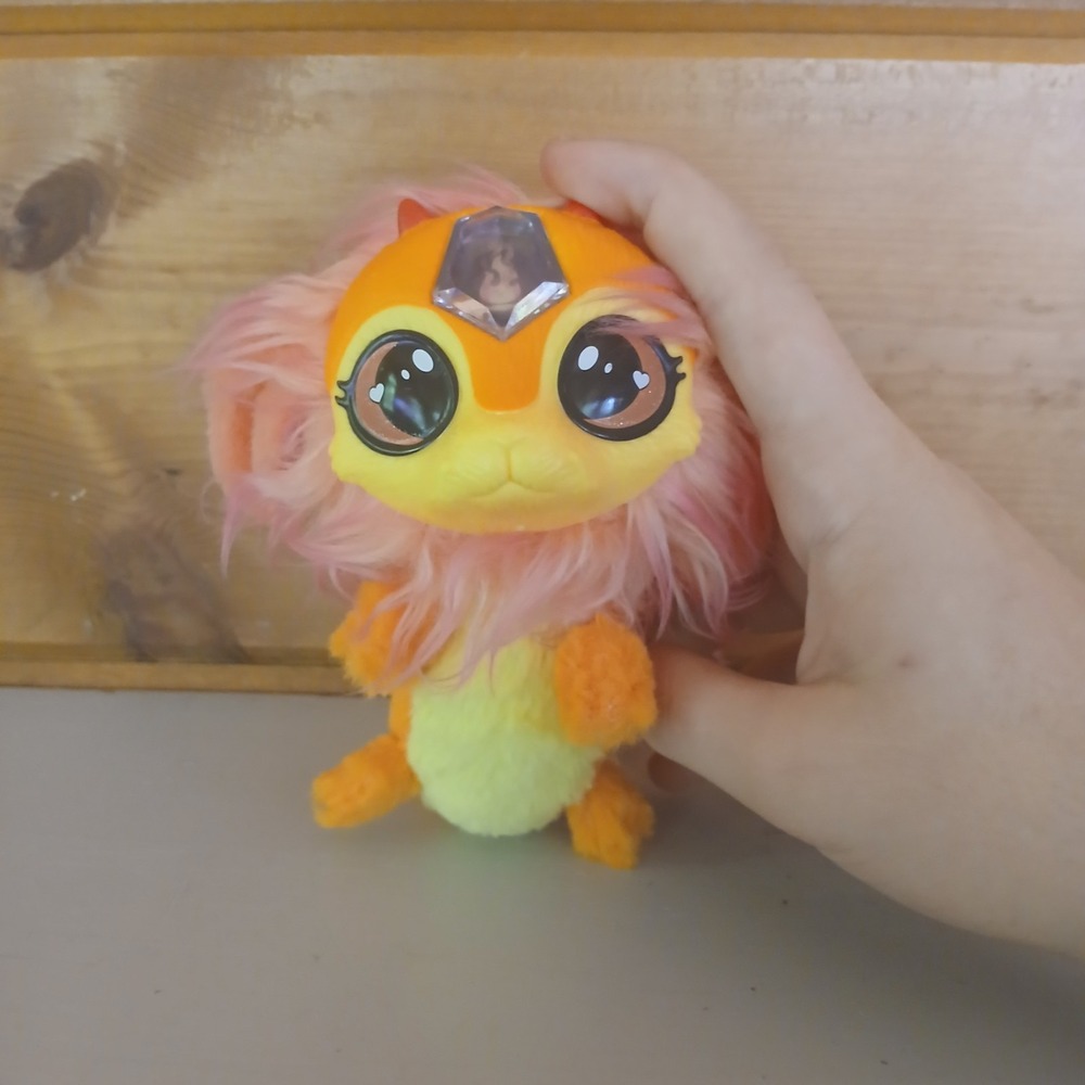 Magic Mixies Fire Gem Magical Misting Pet 7" Plush Doll Color Surprse Orange D51